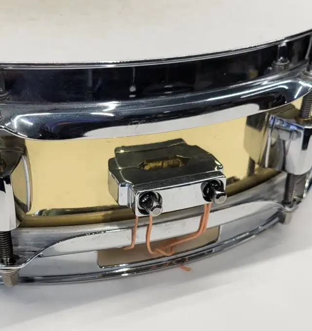 Pearl 13x3 Brass Effect Piccolo Snare Drum in Drums & Percussion in Windsor Region - Image 5