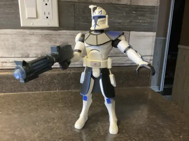 STAR WARS 10” TALKING CLONE WARS CLONE TROOPER CAPTAIN REX in Toys & Games in London - Image 4