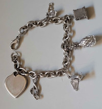 Vintage Sterling Silver Charm Bracelet with 7 Charms  7.5 Inches