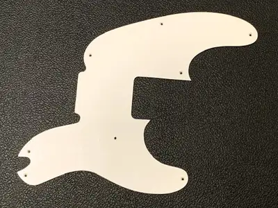 Fender 50's RI Precision Bass Pickguard, View more