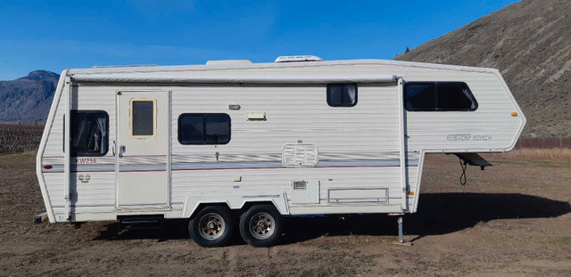 Kustom Coach  1991 5th Wheel Trailer  in Travel Trailers & Campers in Penticton