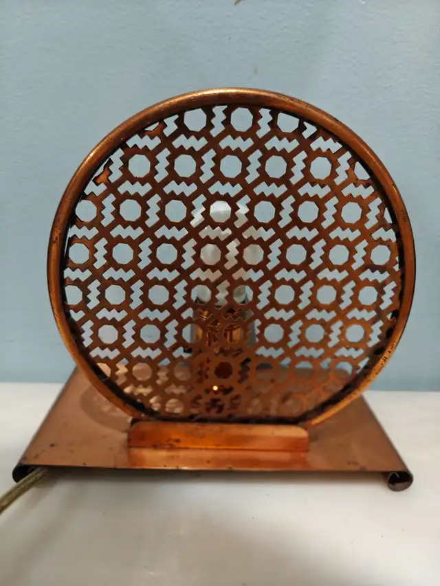 MCM Hollywood regency style copper desk lamp table light in Indoor Lighting & Fans in City of Toronto - Image 10