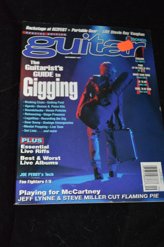 PRICE DROP*** Special Editions of Guitar Magazine!! Vintage! in Other in Hamilton - Image 3