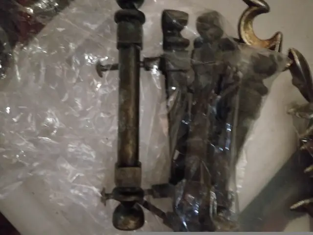 Cabinet hardware  in Hardware, Nails & Screws in Peterborough - Image 4