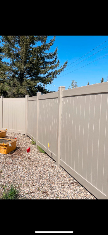 Vinyl Fence - Color Adobe in Decks & Fences in Edmonton