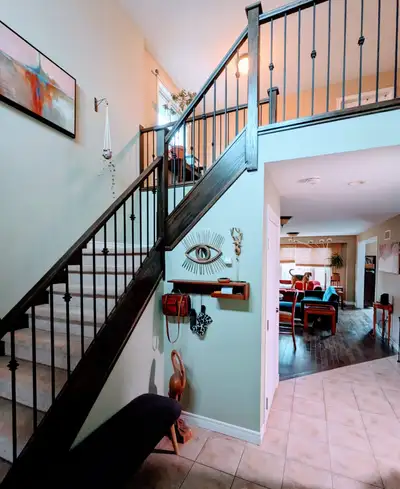 1 bedroom available in our large detached 3 bedroom, 3 bathroom house in a quiet neighborhood starti...