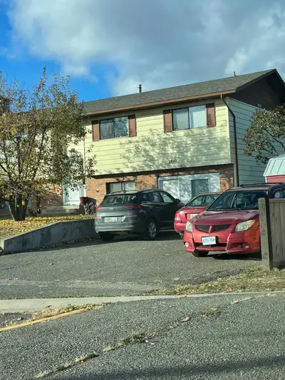 3 Bed, 2 Bath Top Floor for Rent – Merritt, BC. Location: Irvine Avenue, Merritt BC. Rent: $2,200/mo...
