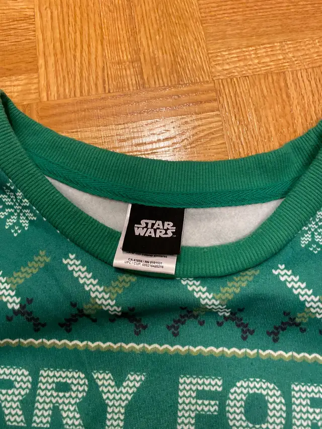 Star Wars Christmas Sweater  in Men's in Mississauga / Peel Region - Image 3