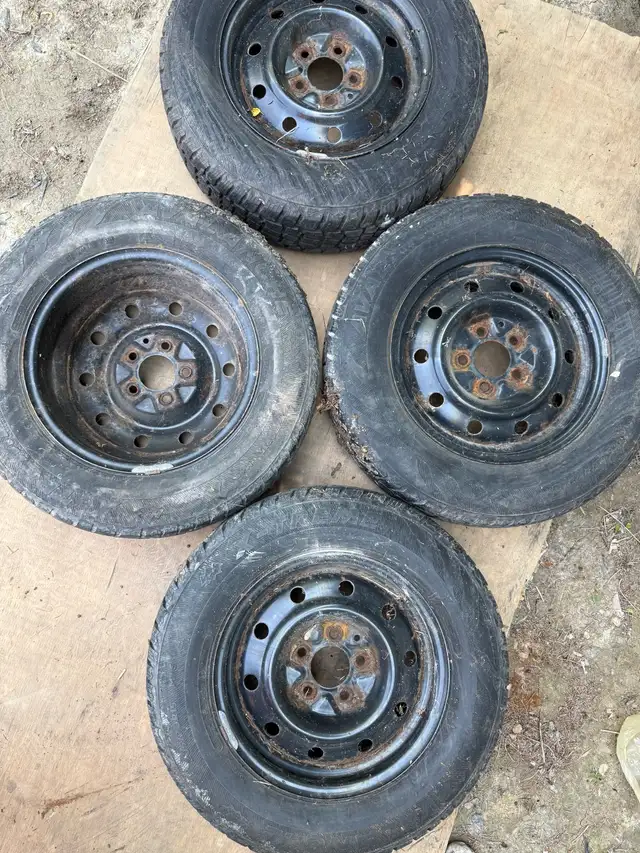 Tires with rims 205/70R15 in Tires & Rims in Oshawa / Durham Region - Image 3