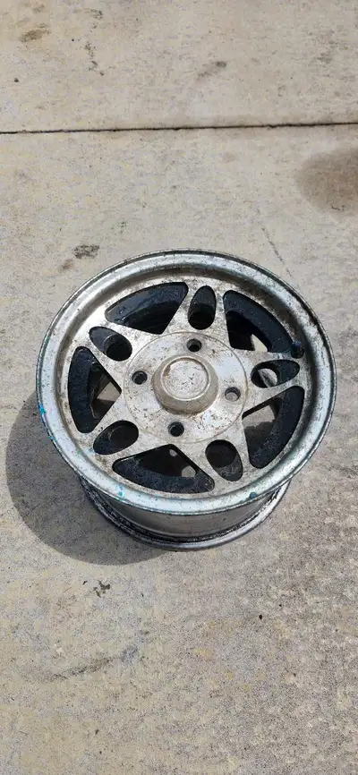 I am looking for one 12" Arctic cat wheel (fits 2007 650 H1) Looking for the same style as the photo...