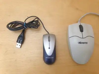 Mini IOGEAR usb mouse works perfectly, View more