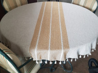 ColorBird Farmhouse Tablecloth