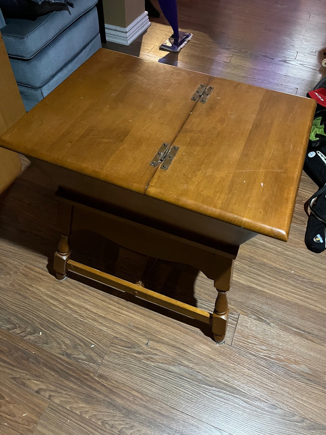 Maple side table in Coffee Tables in Ottawa