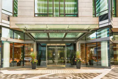 Luxurious newly renovated condo in Toronto's Upscale Yorkville Neighborhood. Steps from the Yonge an...