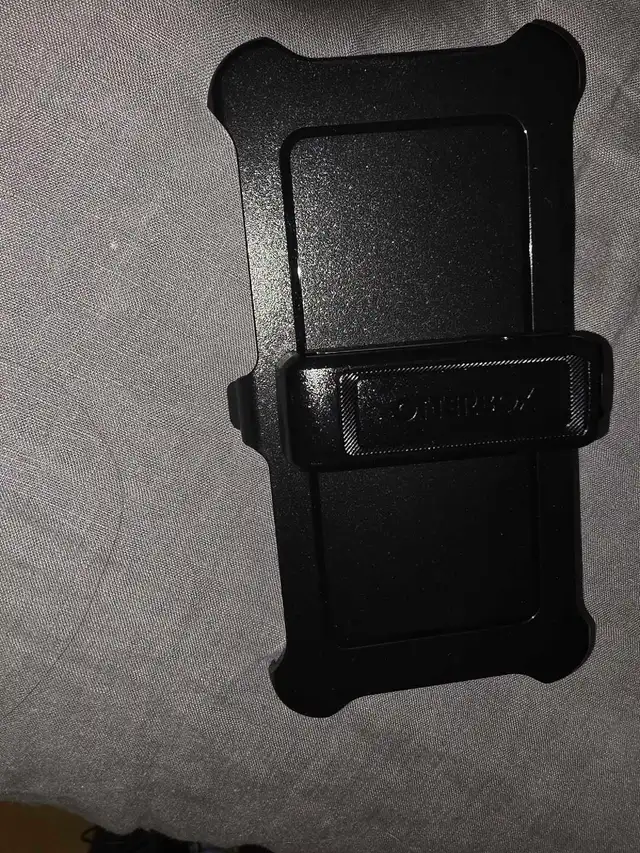 s26 ultra otterbox stand case in Cell Phone Accessories in Hamilton - Image 3