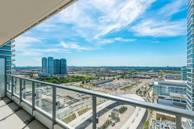 New 2bed 2bath condo near KPMG & VMC available from now