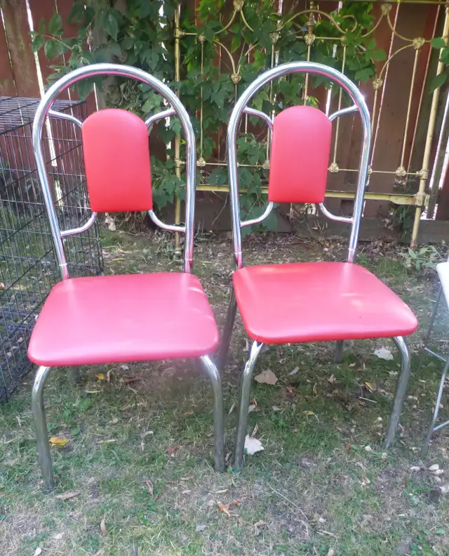 VARIOUS Furniture WIKER SHELF Wicker Table Magazine Rack Stool in Chairs & Recliners in St. Catharines - Image 3