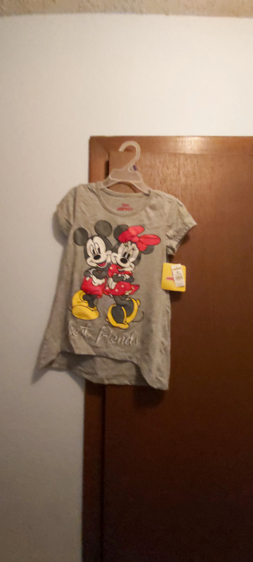 Mickey & Minnie Mouse T-Shirt in Kids & Youth in Kitchener / Waterloo