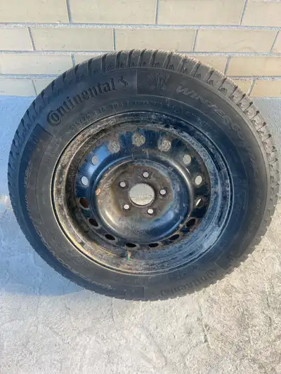 4 pneus d'hiver Continental 215/70R16 sur jantes – 10/32