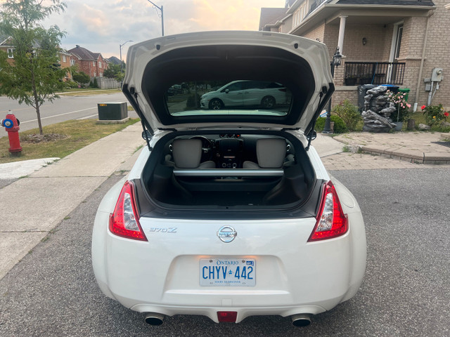 white Nissan 370Z in Cars & Trucks in Mississauga / Peel Region - Image 3
