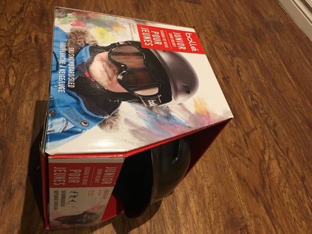 Bolle Junior Snow / Ski Helmet in Ski in Oakville / Halton Region - Image 2