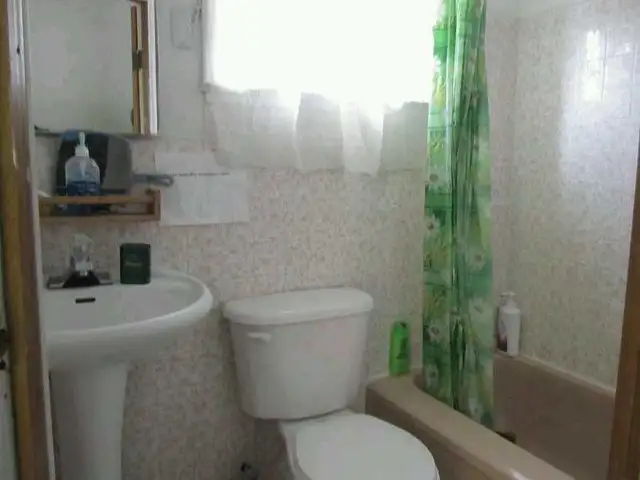 Room for rent near Eglinton West Subway and Yorkdale Mall in Room Rentals & Roommates in City of Toronto - Image 5