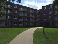CONDO FOR RENT / A LOUE  4/12 ( 2 BEDROOM / CHAMBRE - VAUDREUIL