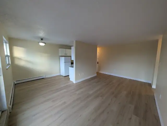 2685 King St E,  Hamilton - 1 Bedroom Apartment Available!!