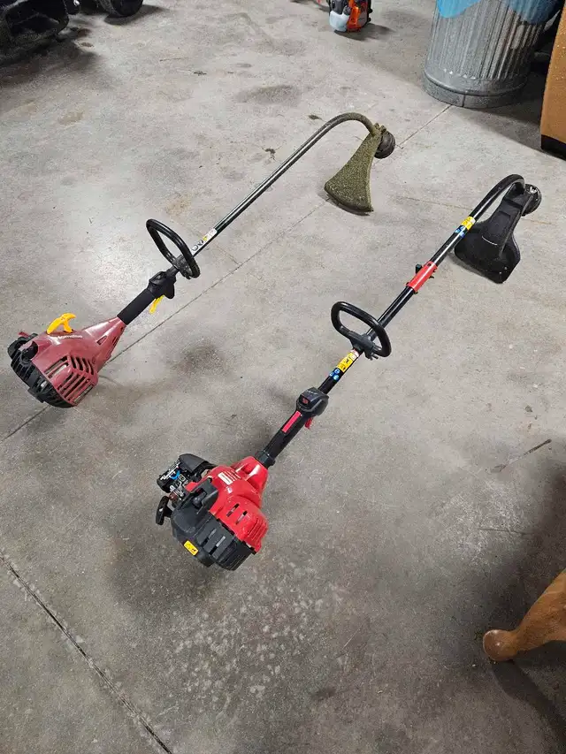 Weed Eater in Lawnmowers & Leaf Blowers in Napanee - Image 4