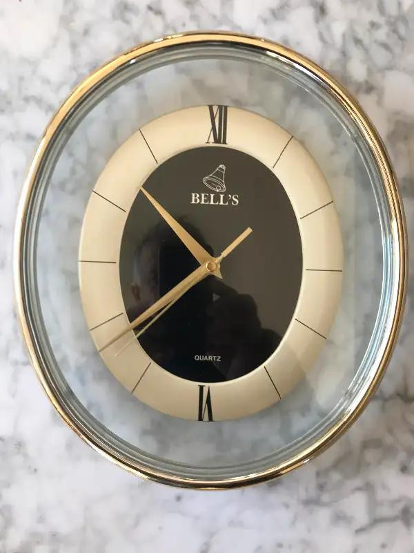 Wall Clock!! Almost New! in Home Décor & Accents in Calgary