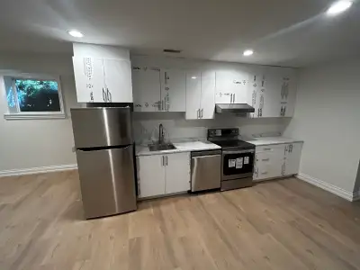 2 bedroom Legal basement apartment close to St. theresa high school in Richmond Hill - 5 min walk to...