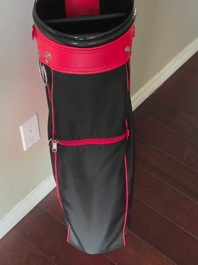 Vintage 1980's Dura Bag Retro Red Black Golf 3 Slot Sunday Bag in Golf in St. Catharines - Image 8