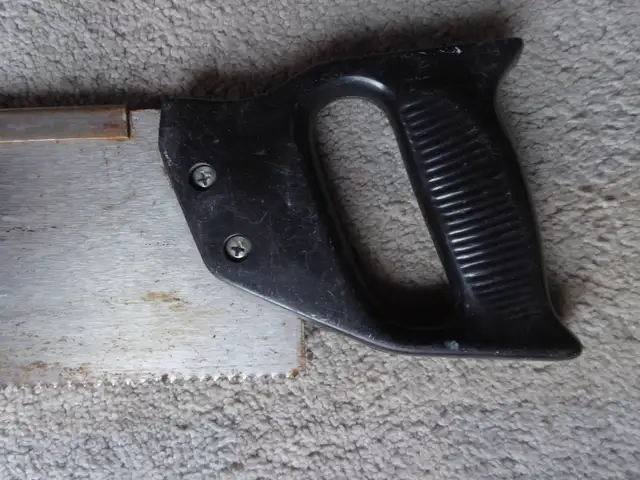 Hand Saw521682949967063041