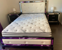 queen bed with martress and 2 night tables ( great condition) 