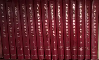 Encyclopédie de la jeunesse Grolier. 14 volumes.