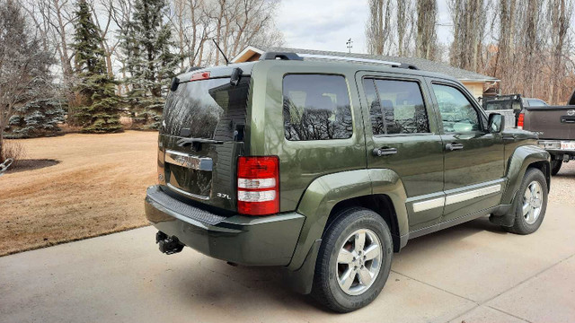 Jeep Liberty Limited in Cars & Trucks in Edmonton - Image 2