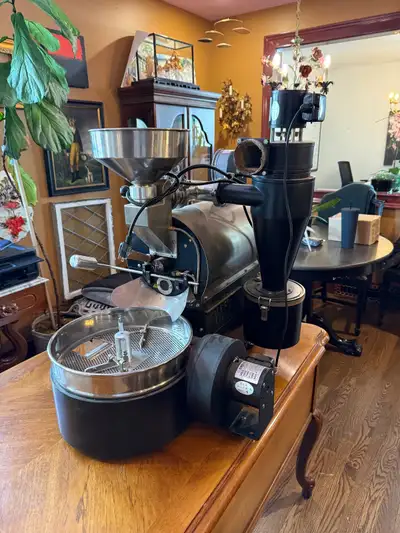 Arc 800 Coffee Roaster ROASTER TYPE: Professional, gas CAPACITY: 100-800 grams / .33-1.75 pounds. Su...