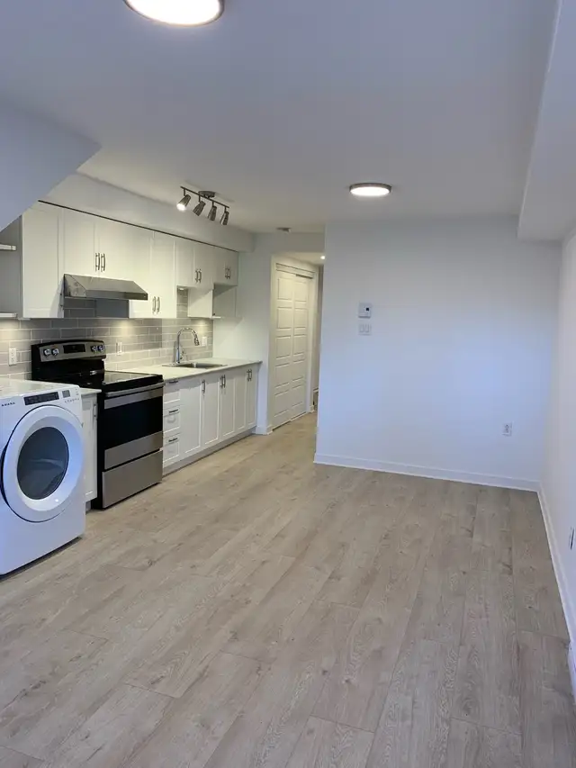 3 1/2 metro Langelier - Électros fournis in Long Term Rentals in City of Montréal - Image 3