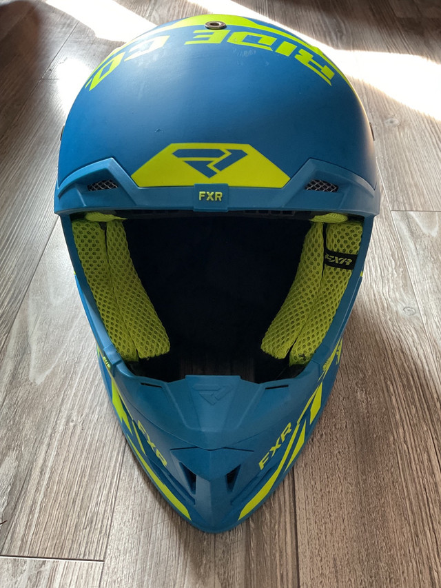 Casque FXR pour enfant; helmet  dans Autre  à Trois-Rivières - Image 3