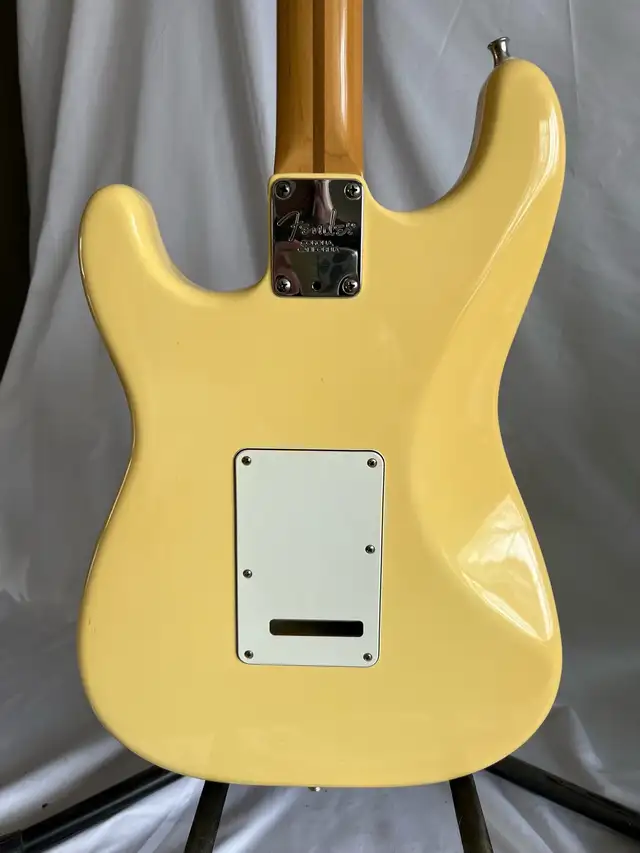 Fender USA Jeff Beck Stratocaster in Guitars in Oakville / Halton Region - Image 7