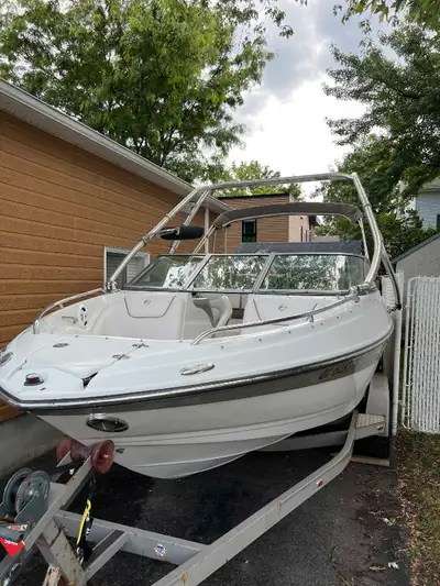 Vien avec survey 2025, estimé à 26,500$. Coque en très bonne condition. Moteur 300hp, vitesse max de...