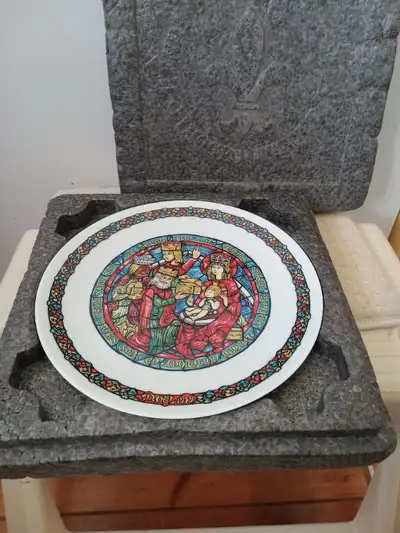 BRADEX  ..  NOEL  COLLECTOR'S  PLATE, View more