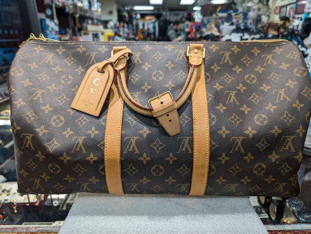 Louis Vuitton keepall Bandouliere 50 bag  in Women's - Bags & Wallets in City of Toronto - Image 4