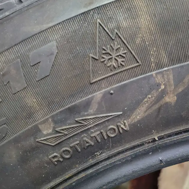 Single Michelin winter tire 225 65R17 in Tires & Rims in Ottawa - Image 5