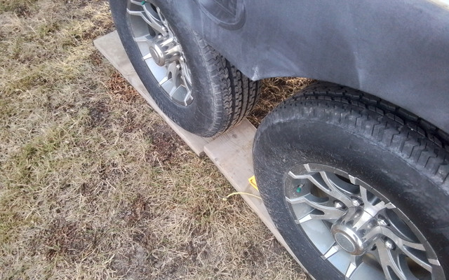 2013 28RE dual slide 5th wheel in Travel Trailers & Campers in Calgary - Image 4