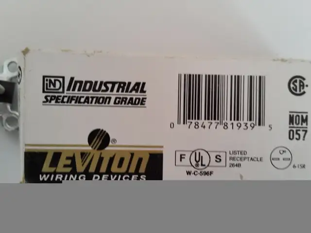 Prise  6-15R   250V 15 ampères  couleur ivoire - Leviton in Electrical in Laval / North Shore - Image 5