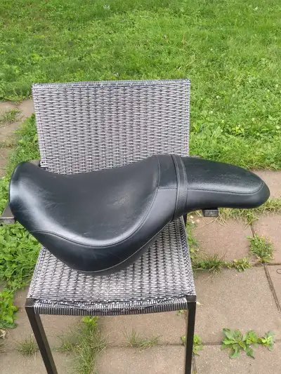 Siège pour kawasaki 900 2010. Faite une offre.