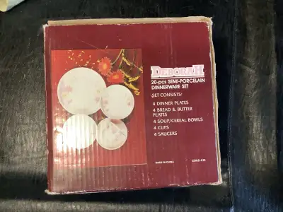 20 piece dish set, View more