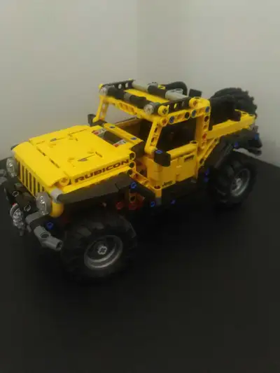 Lego Technic Set 42122 - Jeep Wrangler 100% complete, includes instructions and flattened box