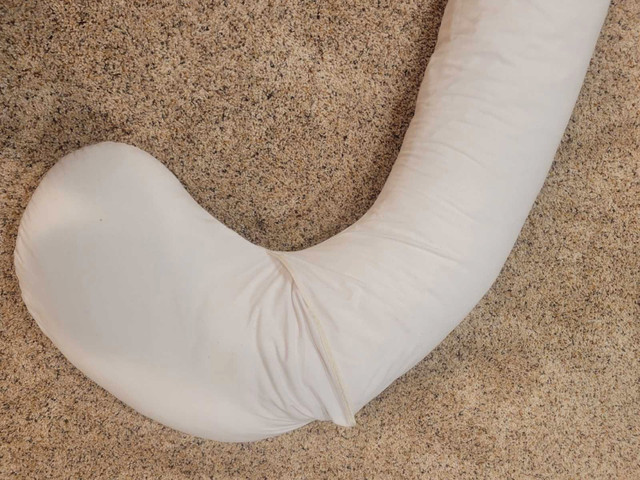 Pregnancy pillow in Other in Calgary - Image 3